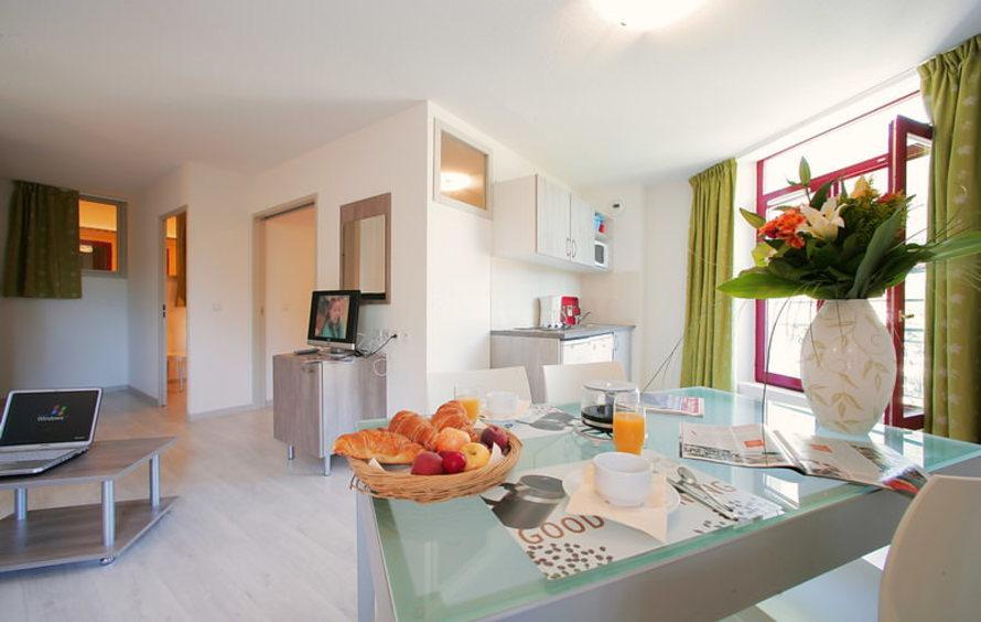 Terres De France - Appart'Hotel Le Splendid อัลวาร์ ภายนอก รูปภาพ